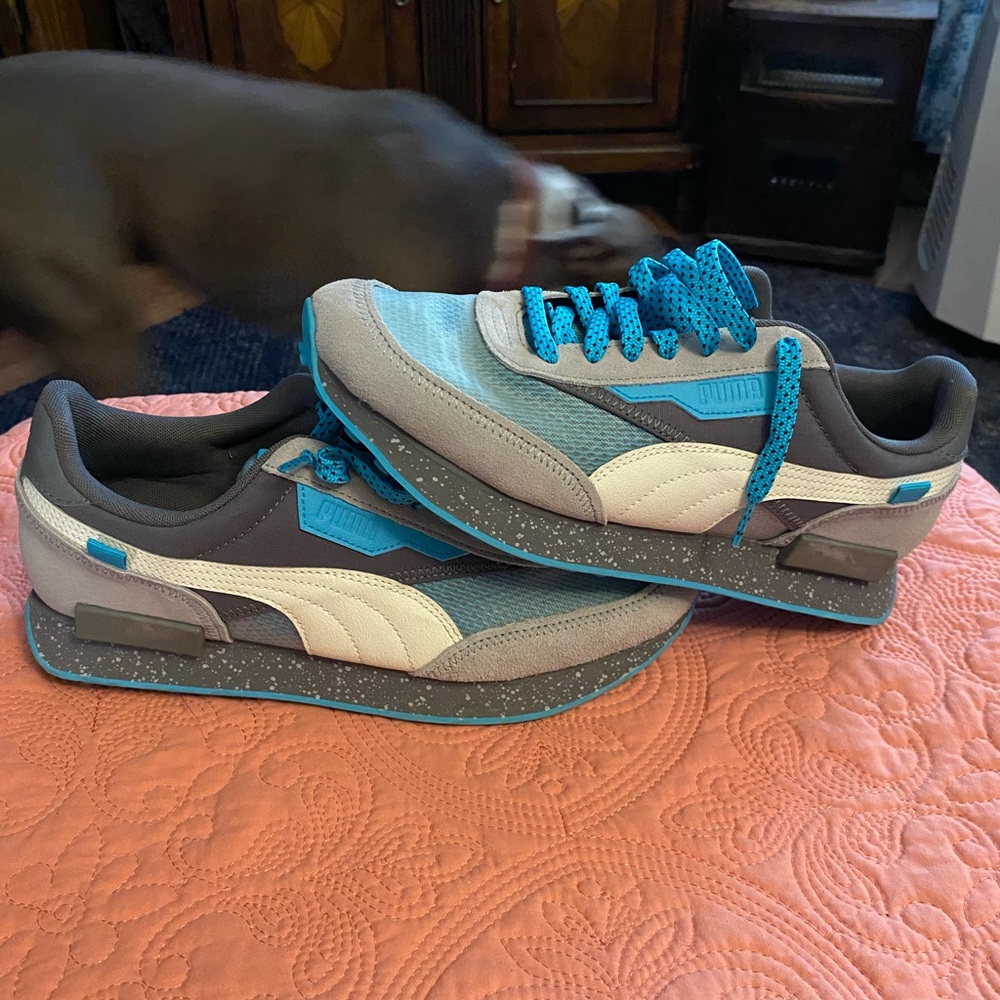 Puma Men's Teal and Gray Sneakers